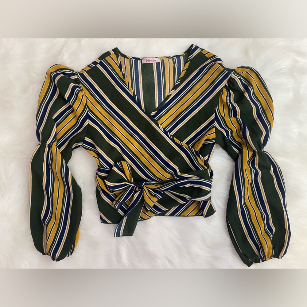 Gently used,fits M/L no size tag on shirt,material 100% polyester,no stains/rips